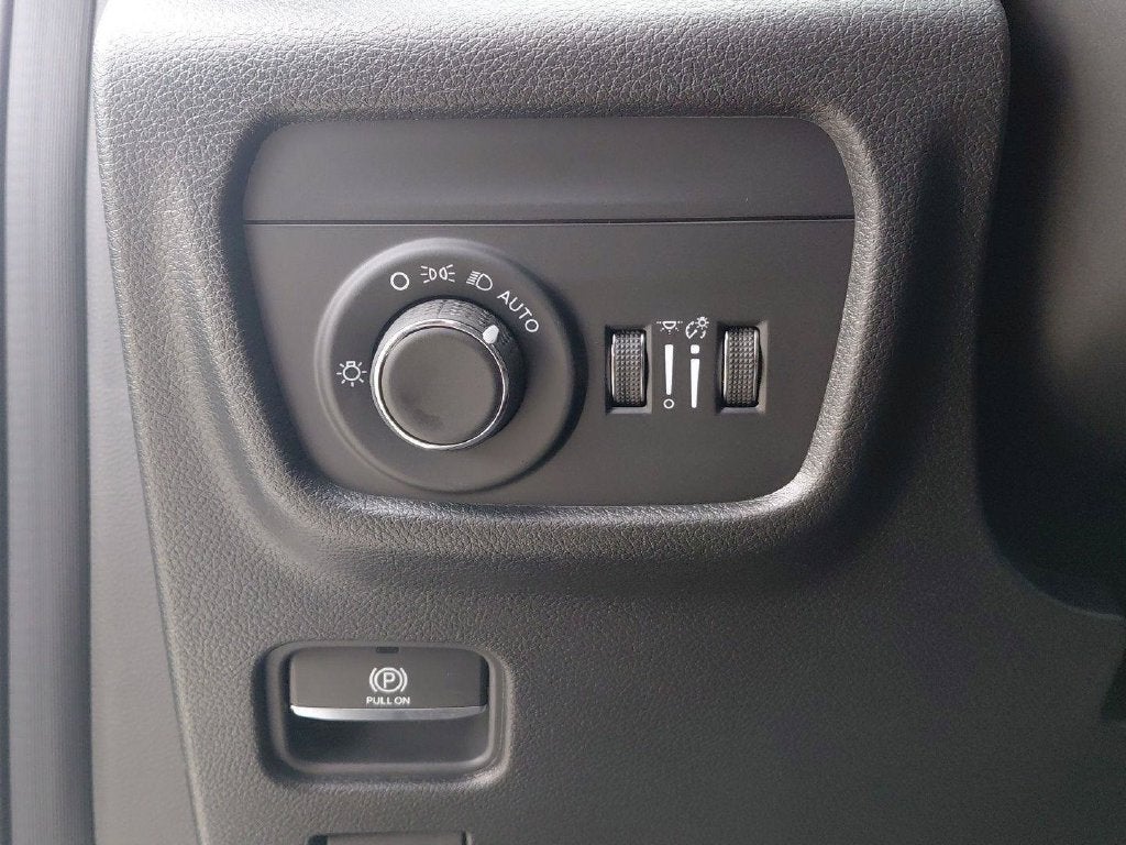 2027 Jeep Grand Cherokee L Laredo Altitude
