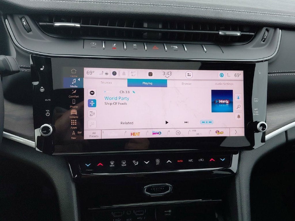 2027 Jeep Grand Cherokee L Laredo Altitude