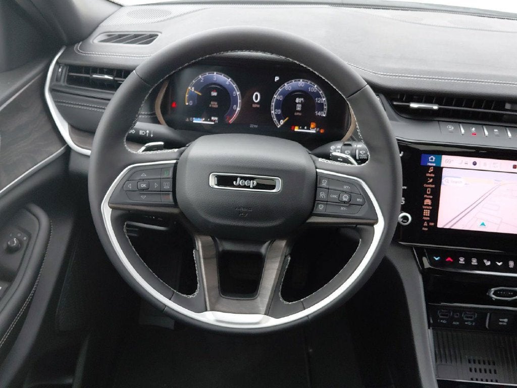 2027 Jeep Grand Cherokee L Laredo Altitude