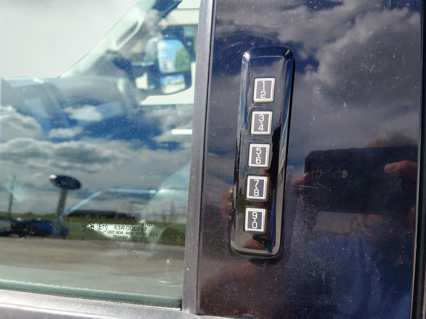 2021 Ford Super Duty F-250 SRW LARIAT