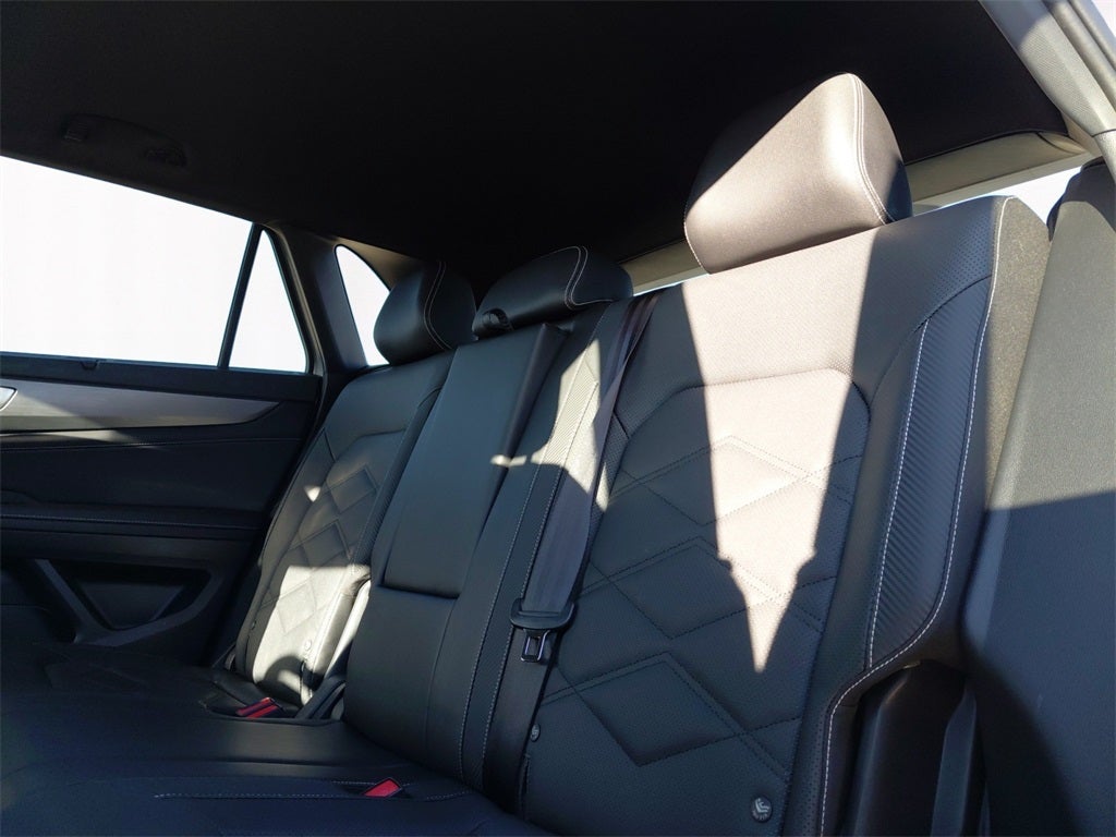 2025 Volkswagen Atlas Cross Sport 2.0T SE w/Technology