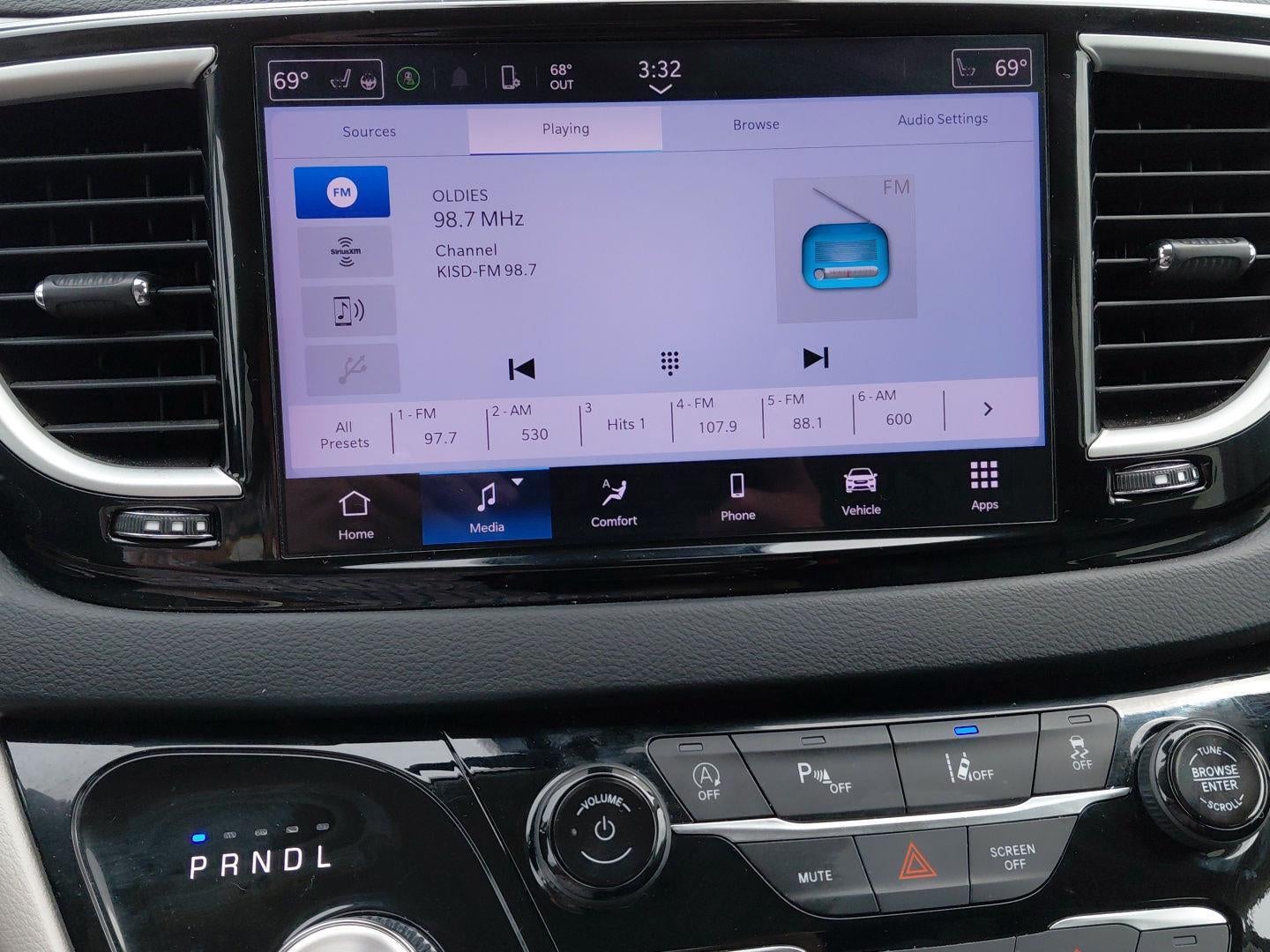 2024 Chrysler Pacifica Touring L