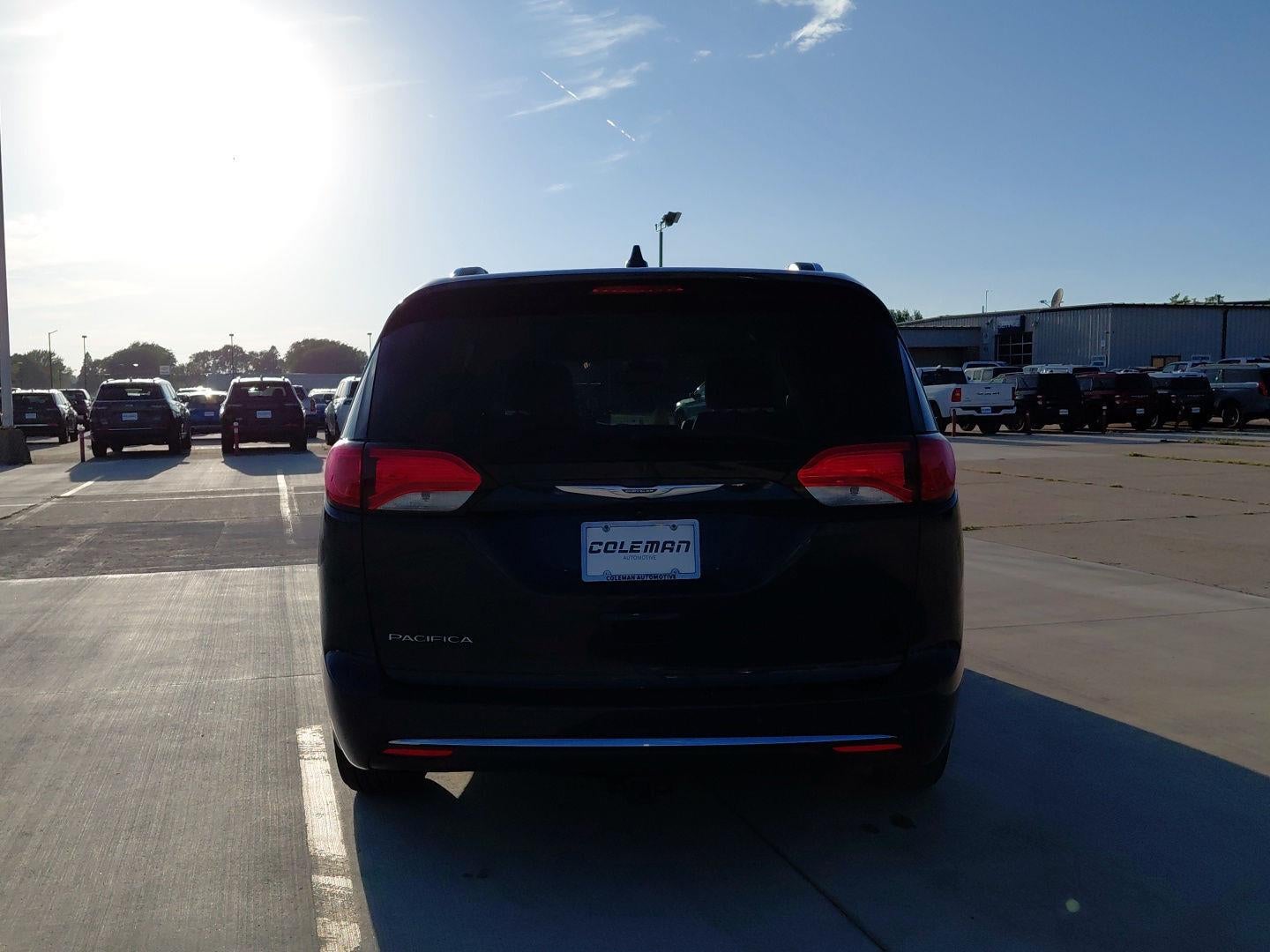 2017 Chrysler Pacifica Touring-L Plus