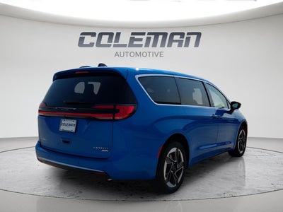2027 Chrysler Pacifica Limited