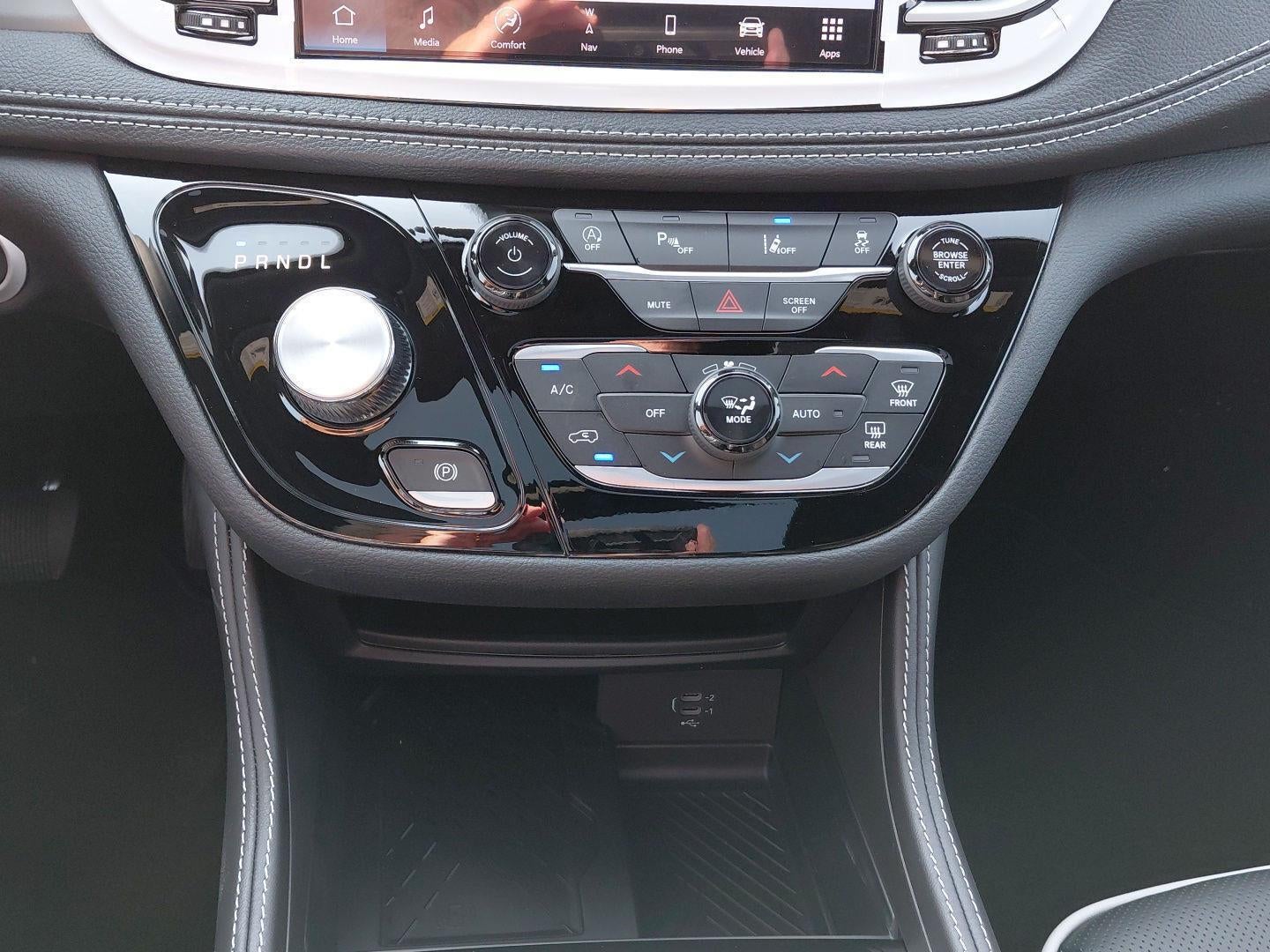 2027 Chrysler Pacifica Limited