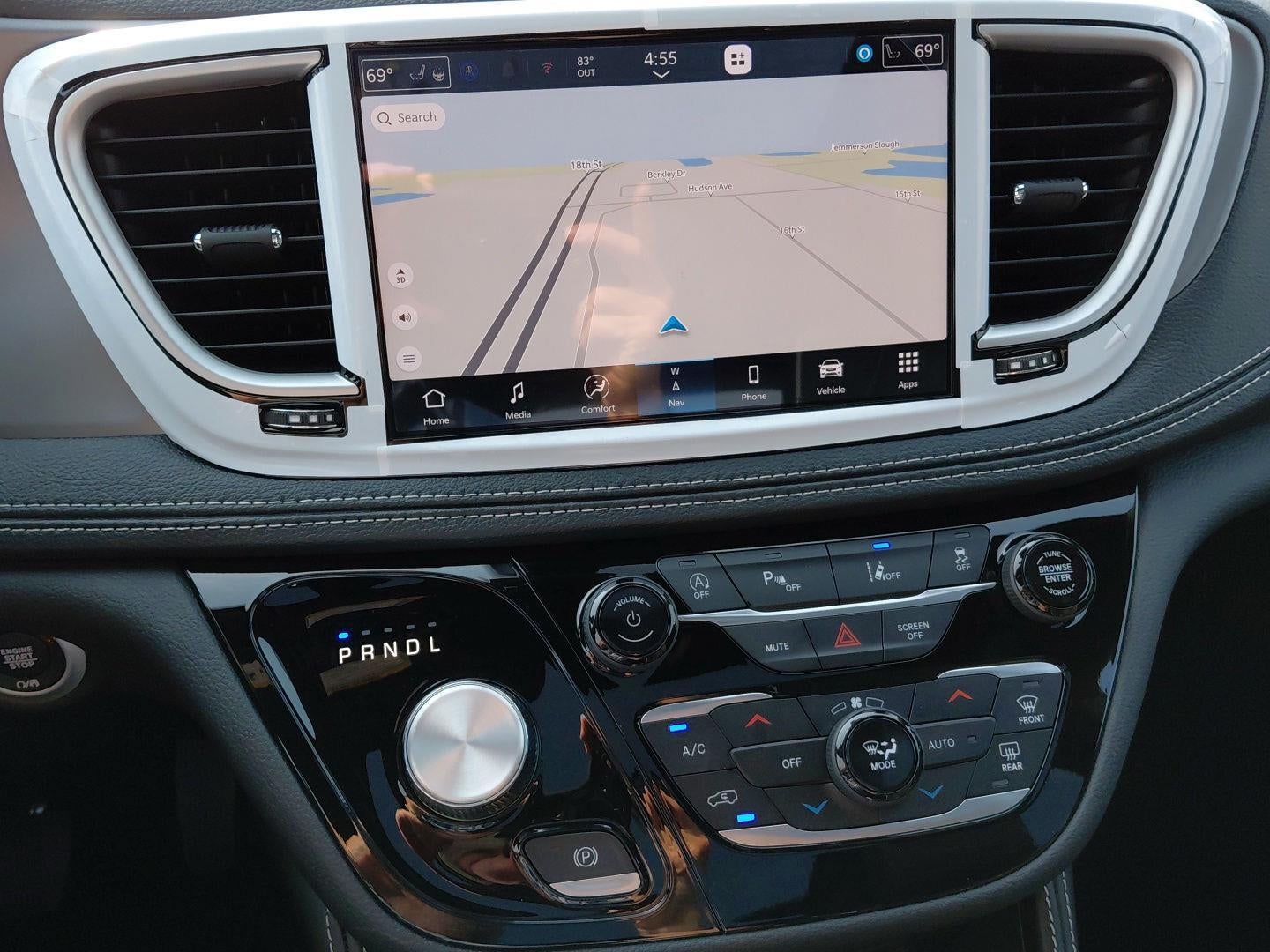2027 Chrysler Pacifica Limited