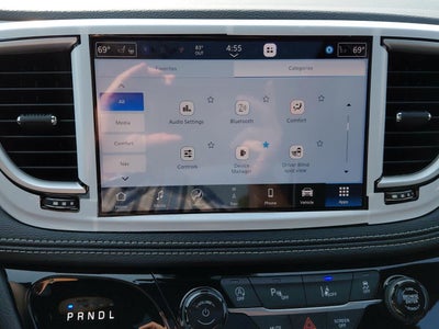 2027 Chrysler Pacifica Limited
