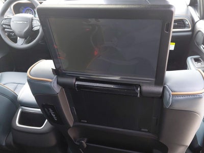 2027 Chrysler Pacifica Pinnacle