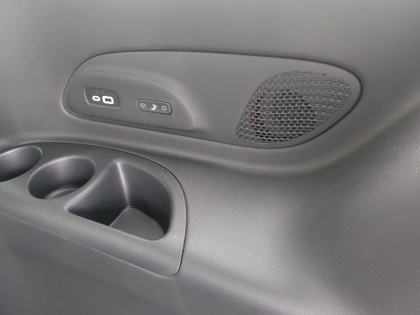 2027 Chrysler Pacifica Pinnacle