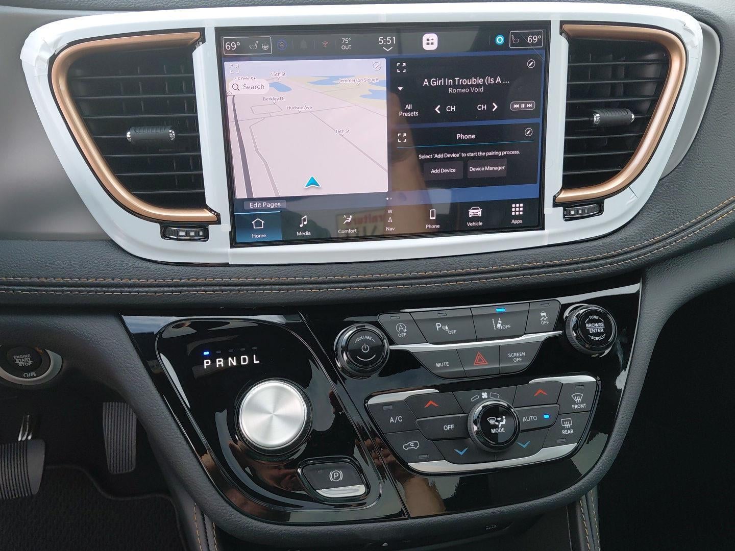 2027 Chrysler Pacifica Pinnacle