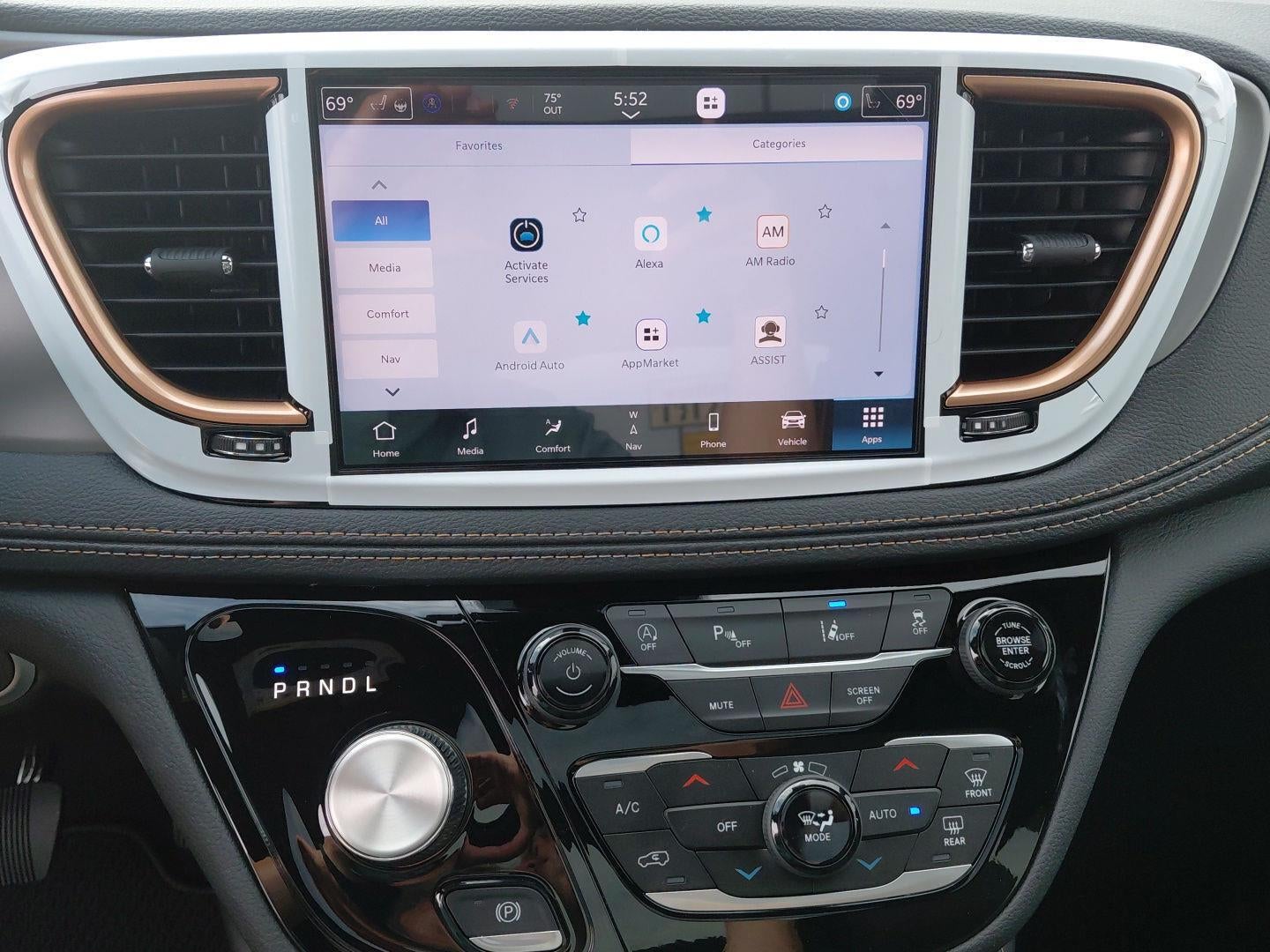 2027 Chrysler Pacifica Pinnacle