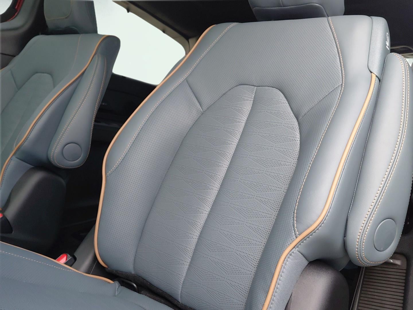 2027 Chrysler Pacifica Pinnacle