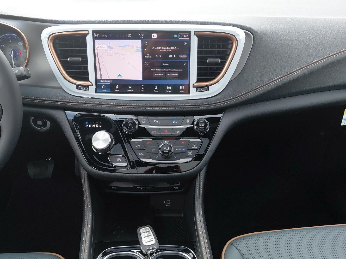 2027 Chrysler Pacifica Pinnacle