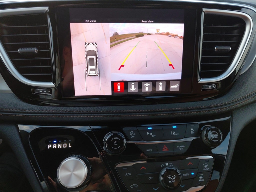 2026 Chrysler Pacifica Pinnacle