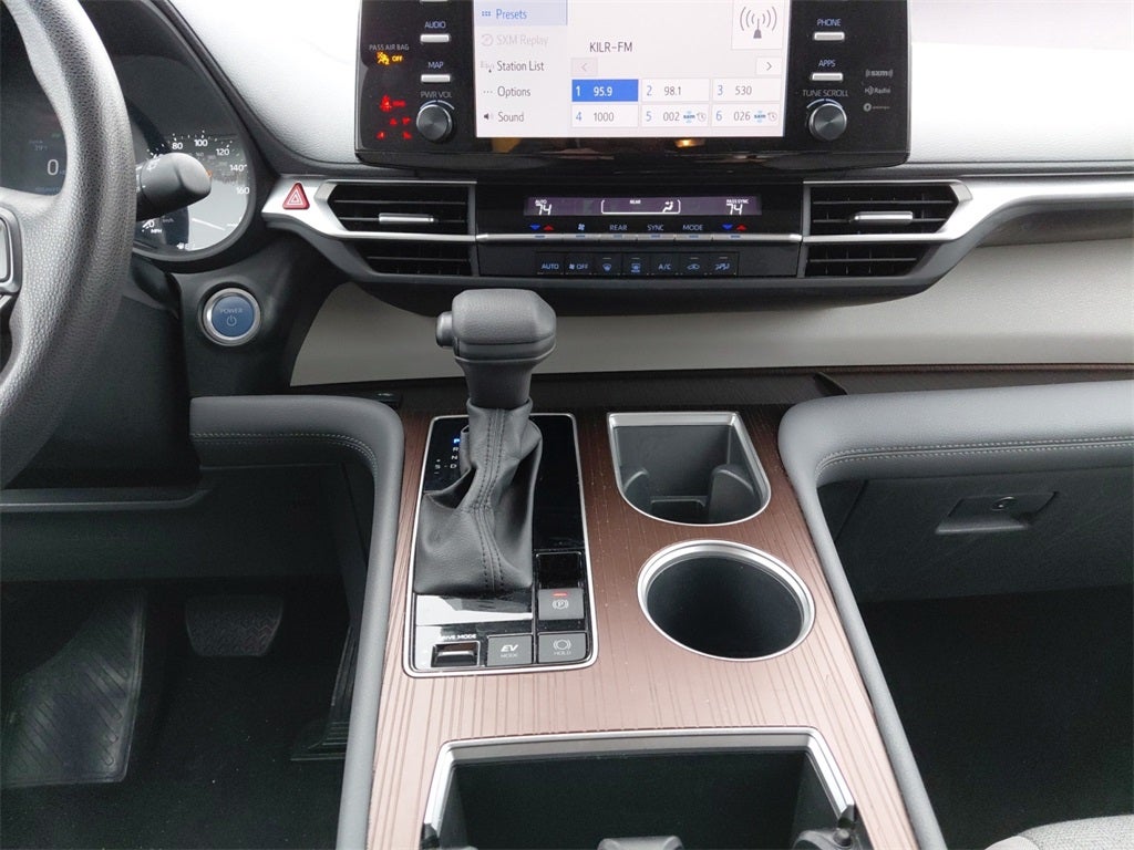 2024 Toyota Sienna LE 8 Passenger