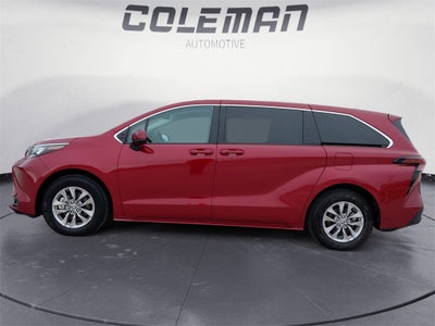 2024 Toyota Sienna LE 8 Passenger