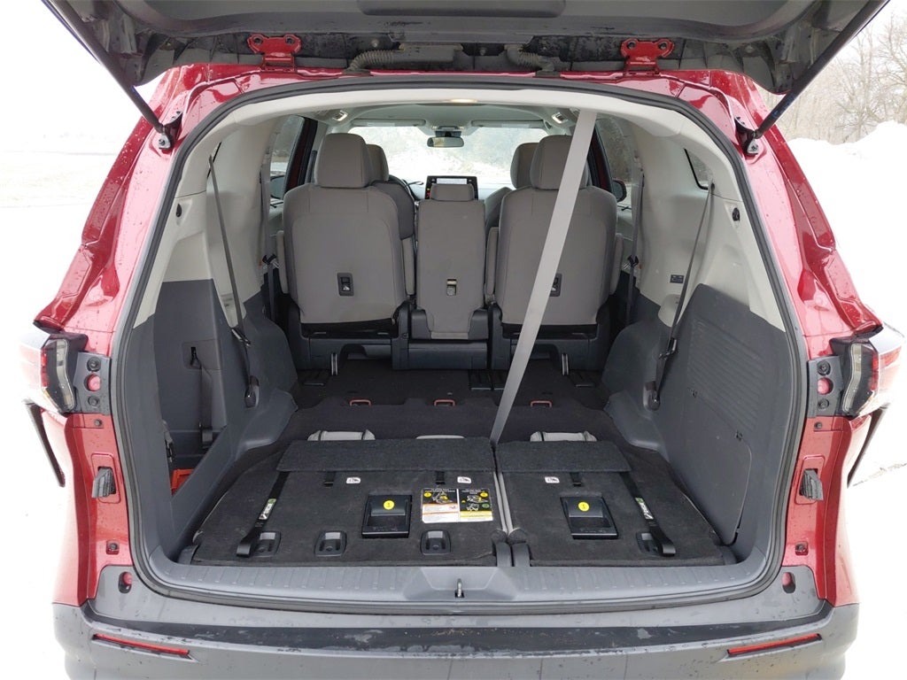 2024 Toyota Sienna LE 8 Passenger